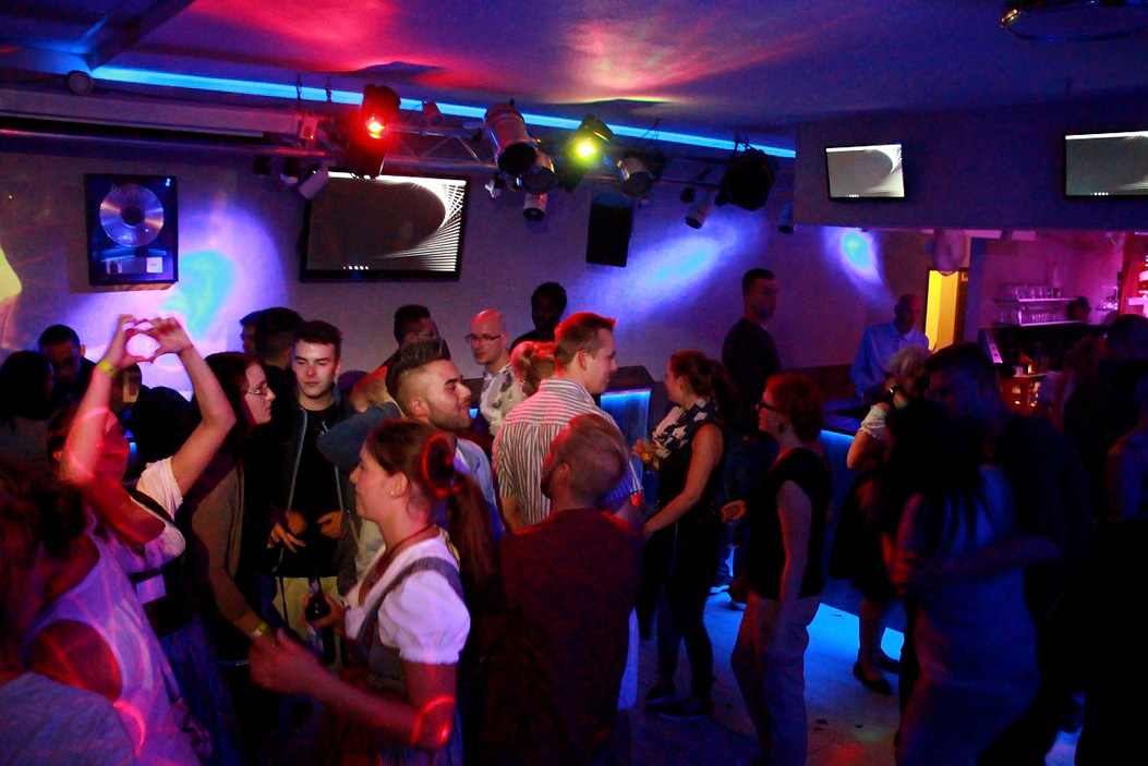 Fotos dieser Veranstaltung: DirdlDancing mit Mad & Lush
