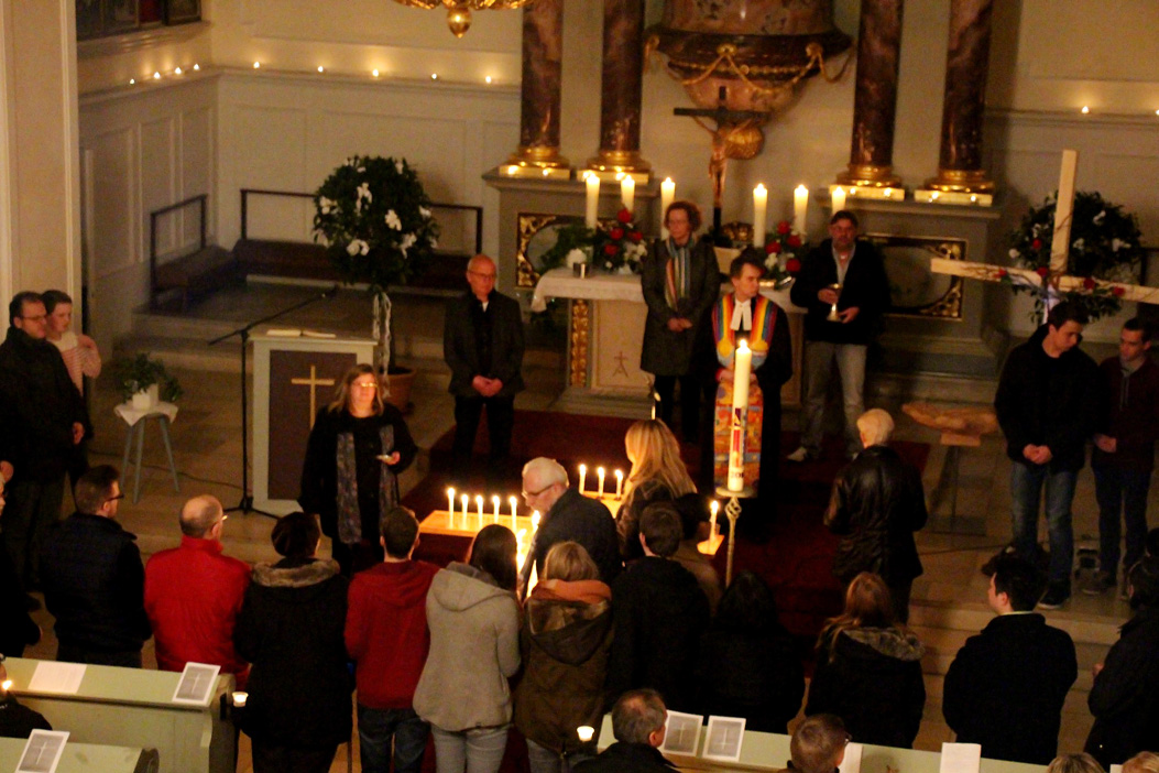 Osternachtsgottesdienst mit OSterfeuer im Park