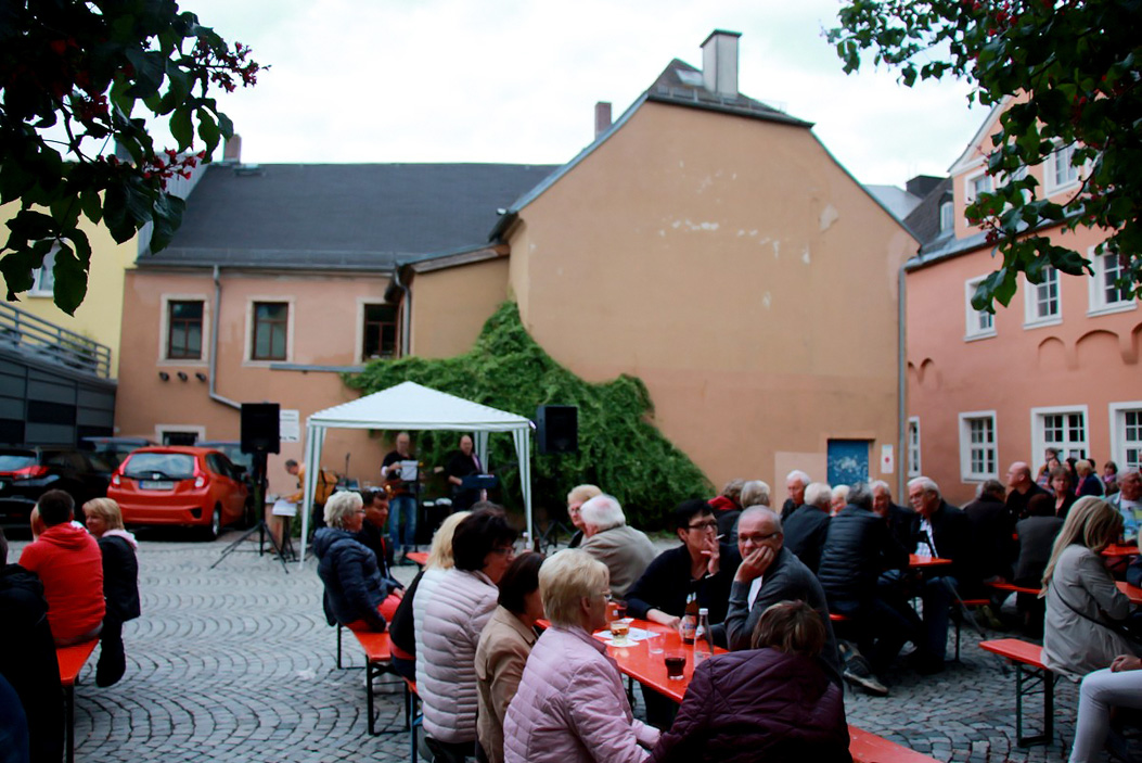 Fotos dieser Veranstaltung: InnenHofKonzert mit Old‘s Cool