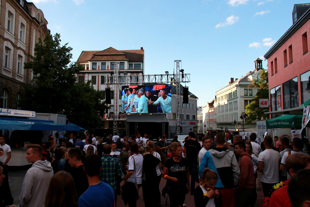 Public Viewing EM Deutschland Slowakei Euroherz Fanmeile