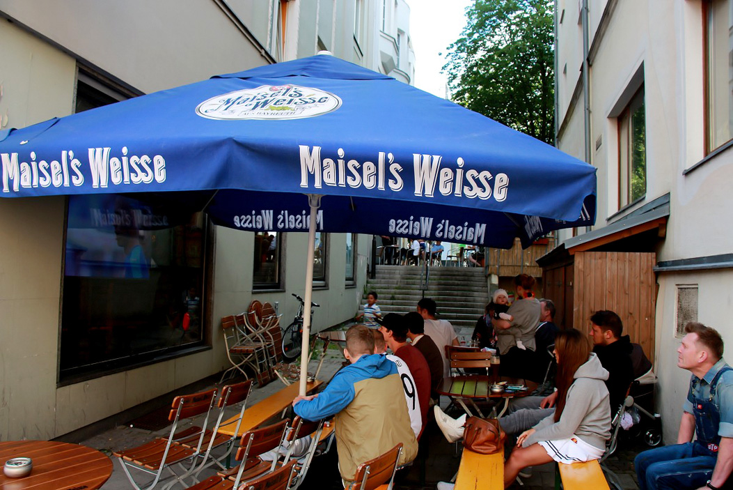 Fotos dieser Veranstaltung: Public Viewing EM Deutschland Slowakei Trompeter,Buttler\'s