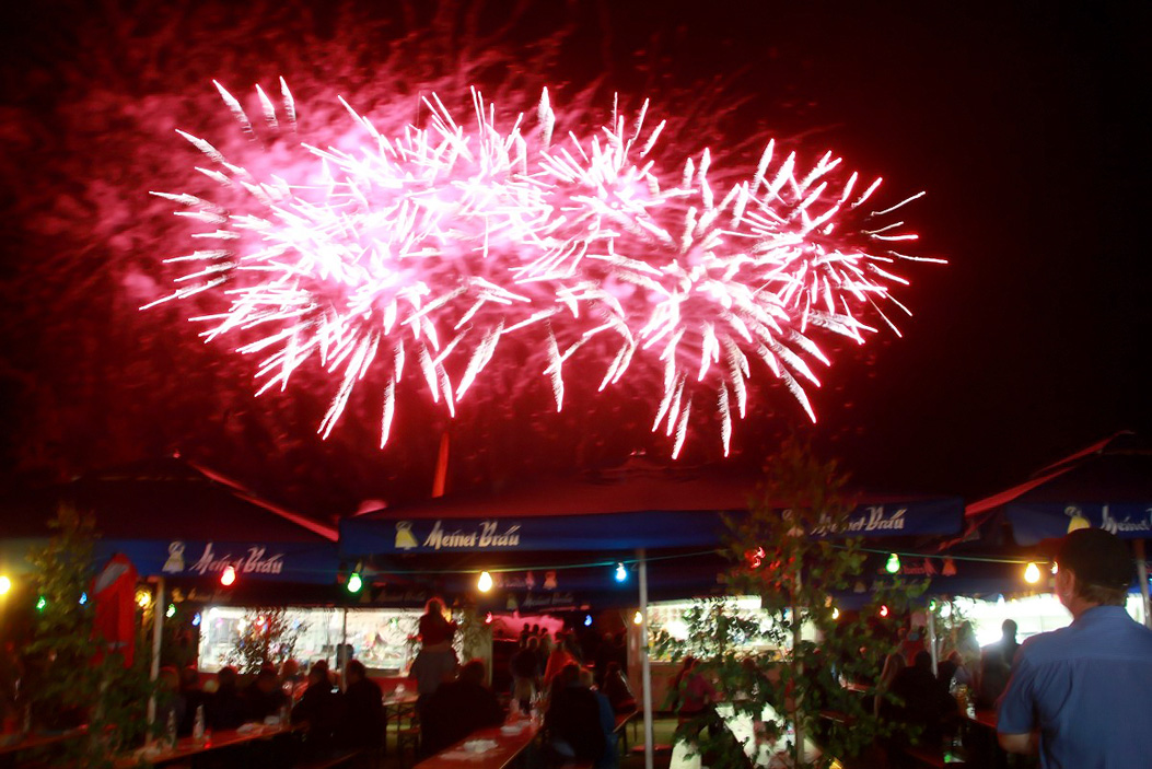 Berger BrilliantHochFeuerwerk Heimat- und Wiesenfest Berger Winkel