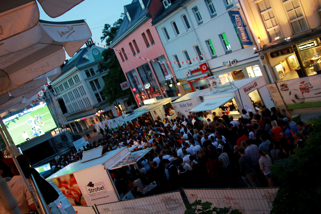 Fotos dieser Veranstaltung: Public Viewing EM Deutschland Frankreich Euroherz Fanmeile