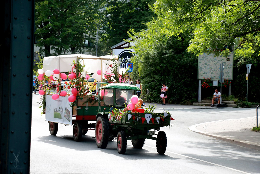 Fotos dieser Veranstaltung: Hofer Volksfest 2016 Festzug Aufstellung