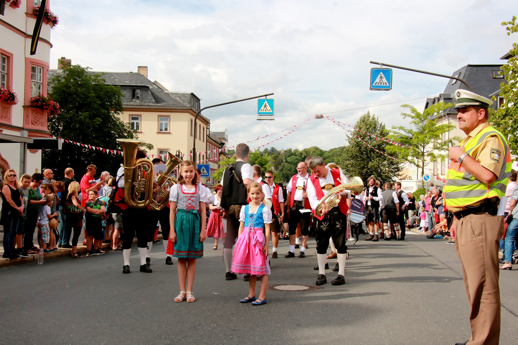 Fotos dieser Veranstaltung: Hofer Volksfest 2016 Festzug Teil 1 29.7.16