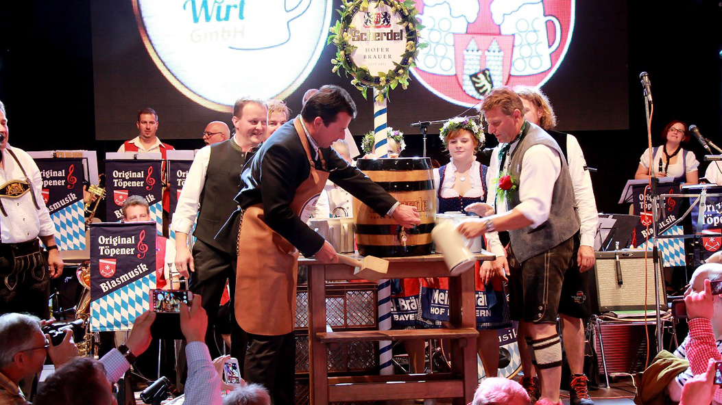 Fotos dieser Veranstaltung: Hofer Volksfest 2016 Tag 1 Freitag BierAnstich