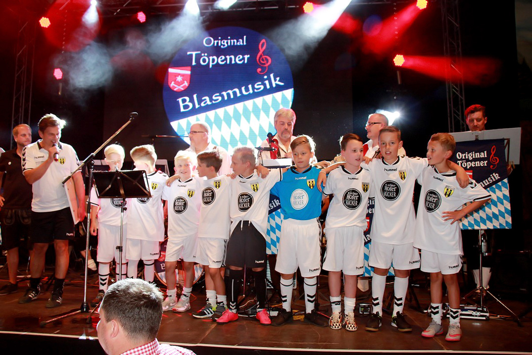 Fotos dieser Veranstaltung: Hofer Volksfest 2016 Tag 1 Freitag Ehrung von den Jugendfussballern SpvGG Bayern Hof