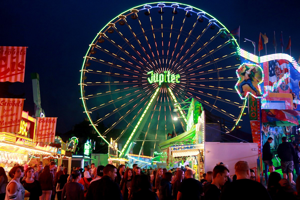 Fotos dieser Veranstaltung: Hofer Volksfest 2016 Tag 3 Sonntag Abends Münchner Zwietracht Festplatz