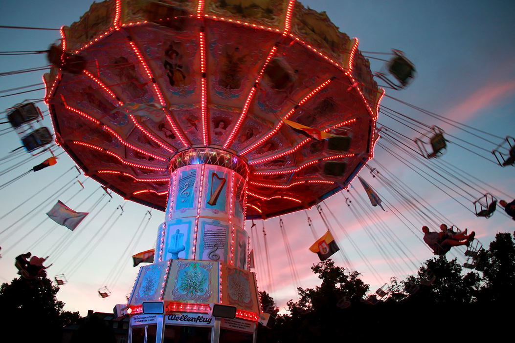 Fotos dieser Veranstaltung: Hofer Volksfest 2016 4. Tag Montag Abends Tag der Generationen Fellow Rovers/ Silhouettes