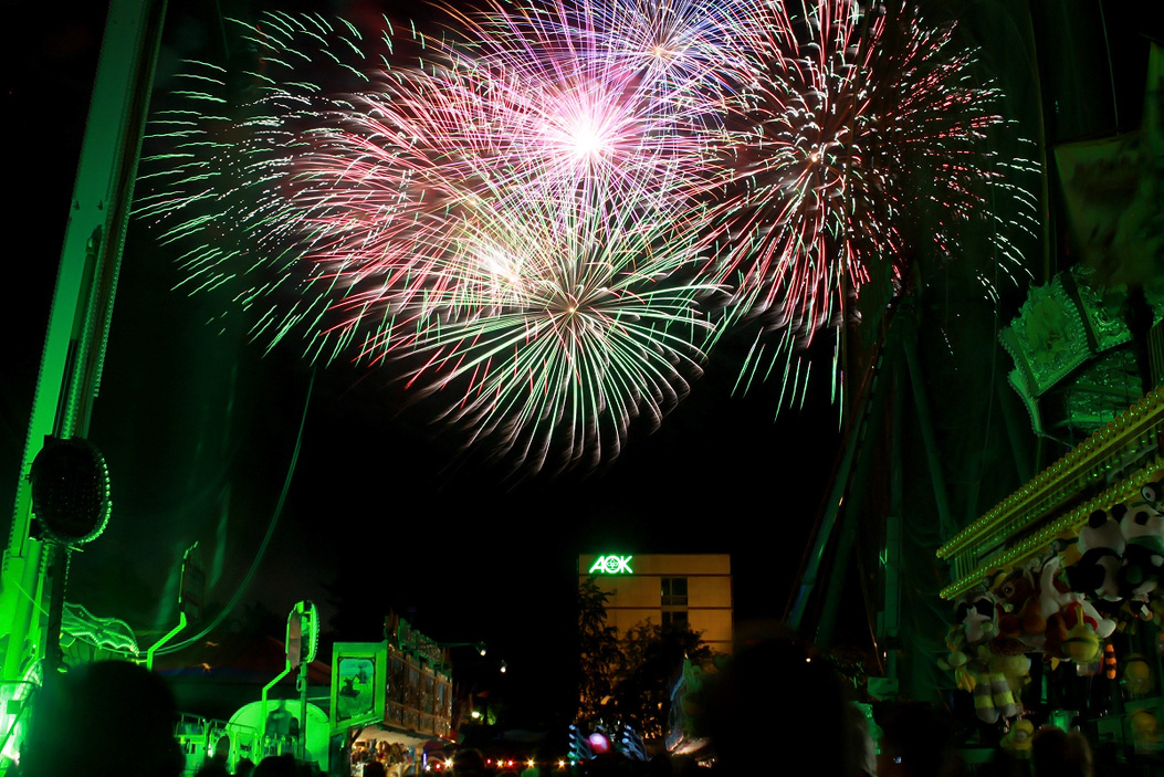 Fotos dieser Veranstaltung: Hofer Volksfest 2016 Tag 8 Freitag Feuerwerk