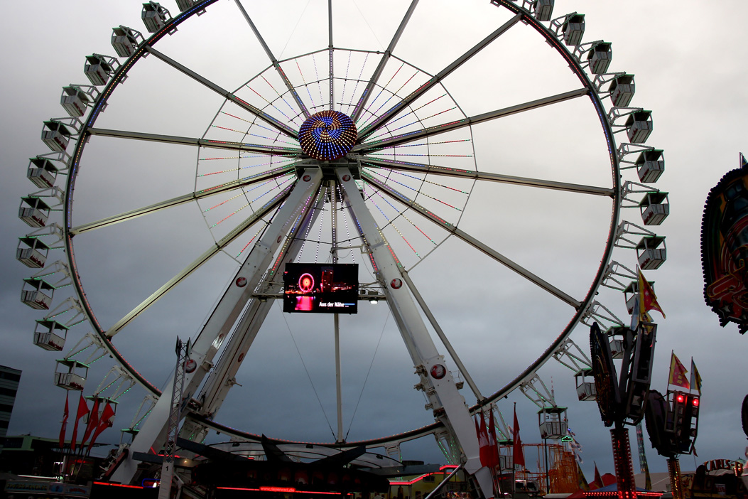 Hamburger Dom Abends 12.8.2016