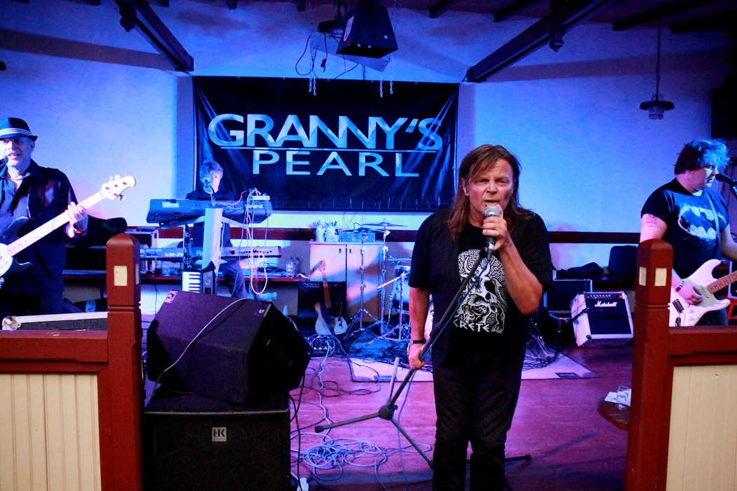 Granny\'s Pearl LIVE