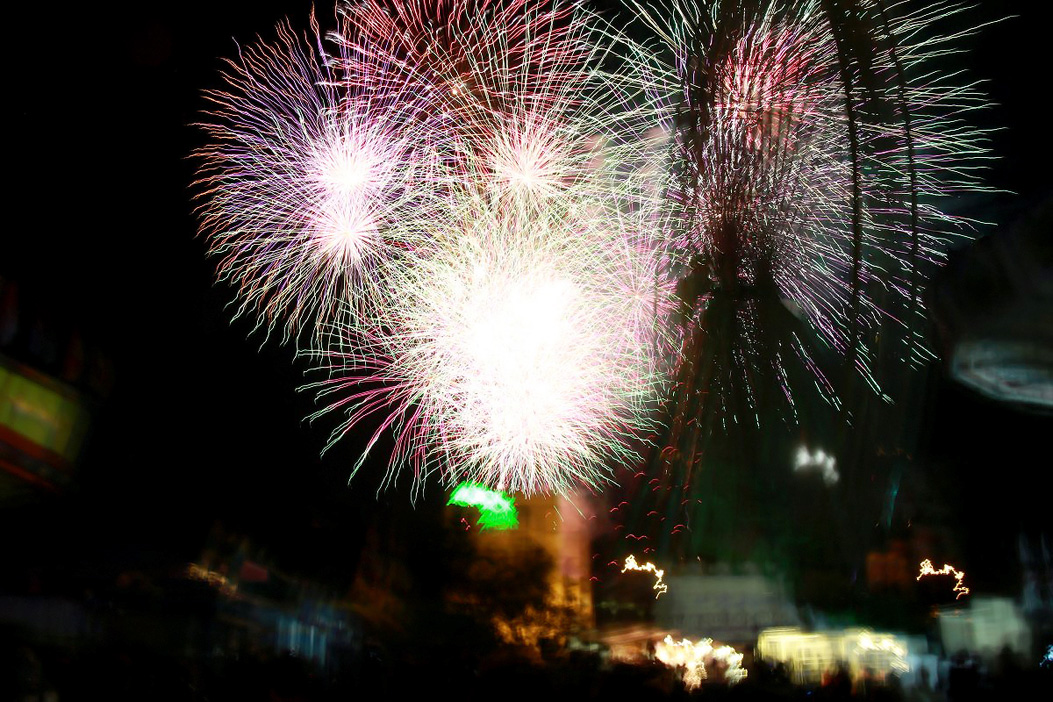 Fotos dieser Veranstaltung: Eröffnungs Feuerwerk Hofer Volksfest 2017