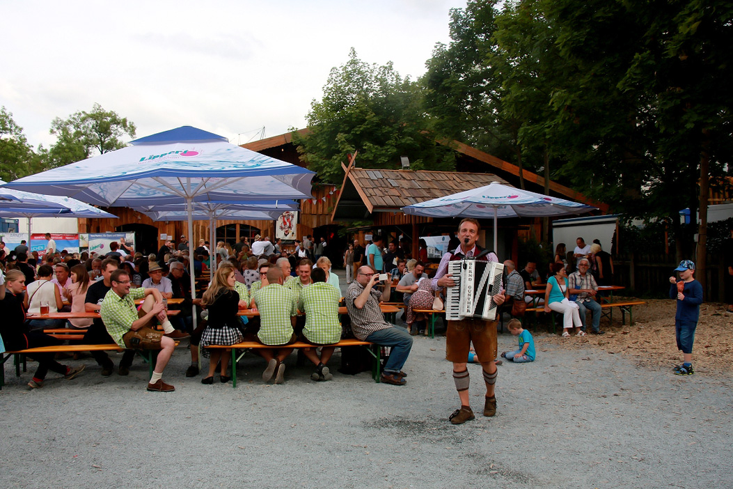 Fotos dieser Veranstaltung: Nachmittag Tag 10 Hofer Volksfest 2017