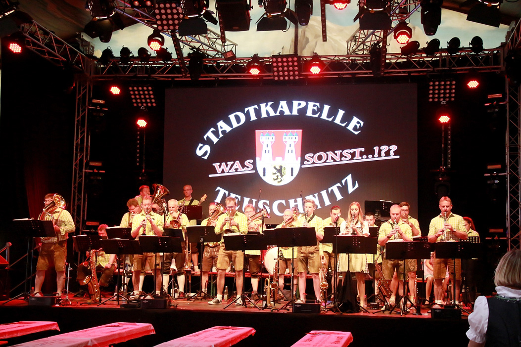 Fotos dieser Veranstaltung: Stadtkapelle Teuschnitz Tag 10 Hofer Volksfest 2017