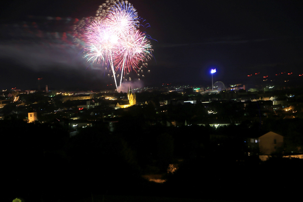 Fotos dieser Veranstaltung: Eröffnungs Feuerwerk Hofer Volksfest 2018 28.07.2018