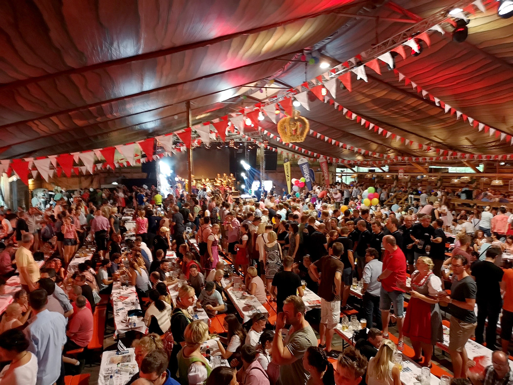Fotos dieser Veranstaltung: Blechhulza Tag der Betriebe Gealan Hofer Volksfest 2018