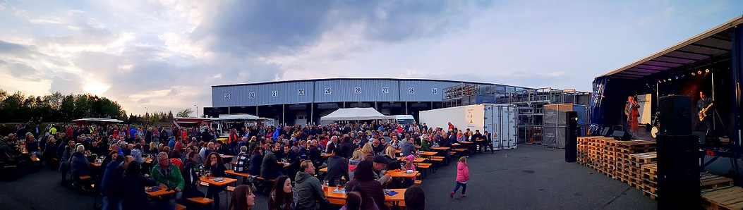 Fotos dieser Veranstaltung: Auftakt der InnenHofKonzerte 2019 Christine Set the Scene