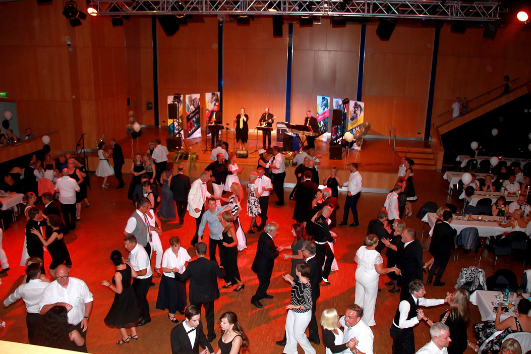 Fotos dieser Veranstaltung: Black & White TS Swing Sommernachtsball 2019