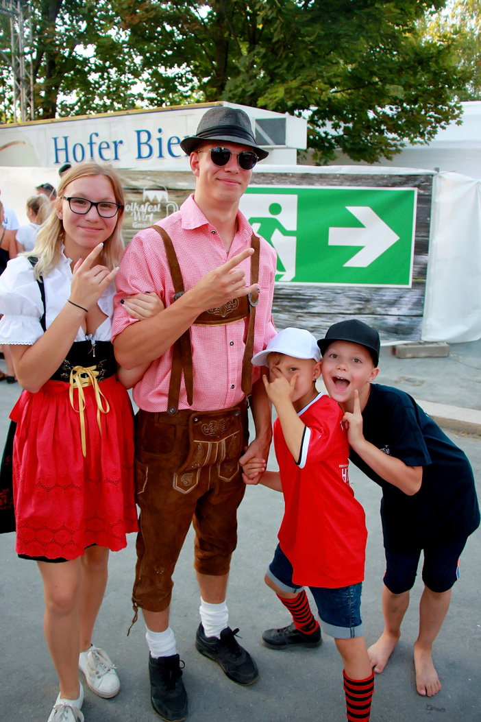 Fotos dieser Veranstaltung: Auftakt mit Stadtkapelle Teuschnitz Hofer Volksfest Tag 1