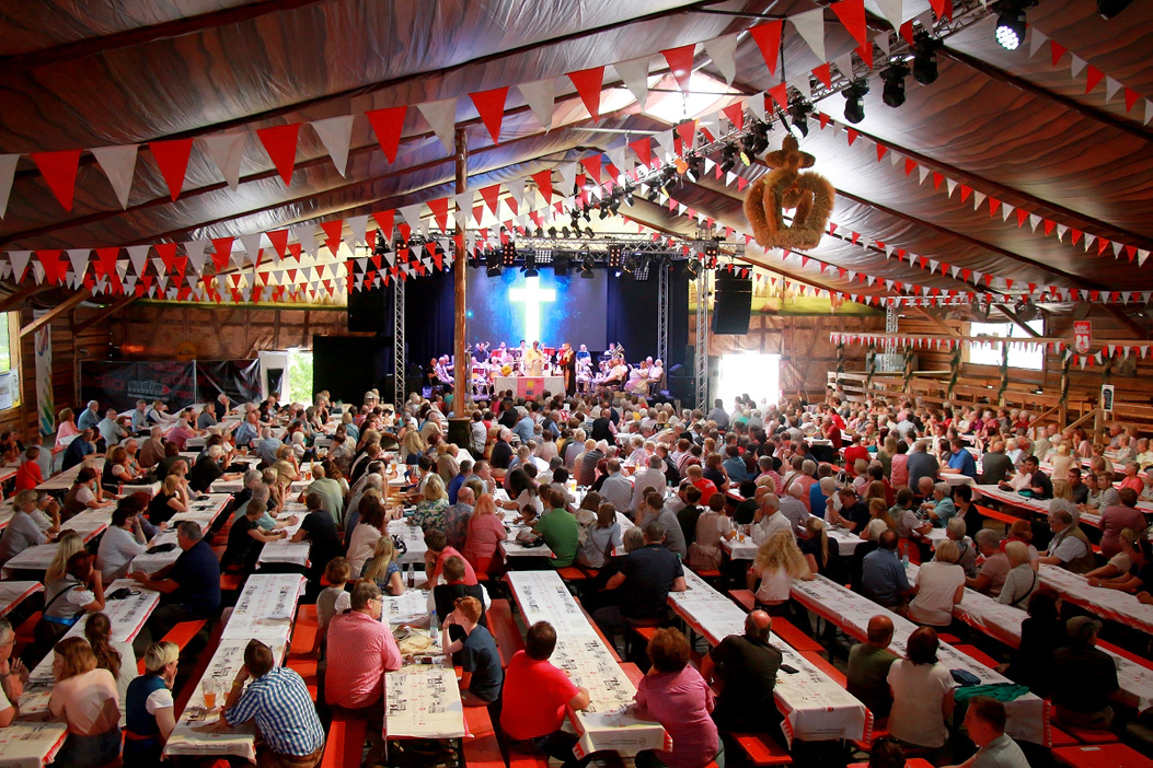 Fotos dieser Veranstaltung: Ökumenischer Gottesdienst Tag 10 Hofer Volksfest Hofer Volksfest 2019