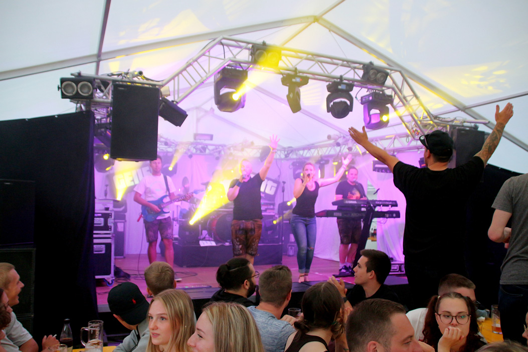 Fotos dieser Veranstaltung: Party mit Geile Zeit Sportfest 2022 120 Jahre TuS Förbau