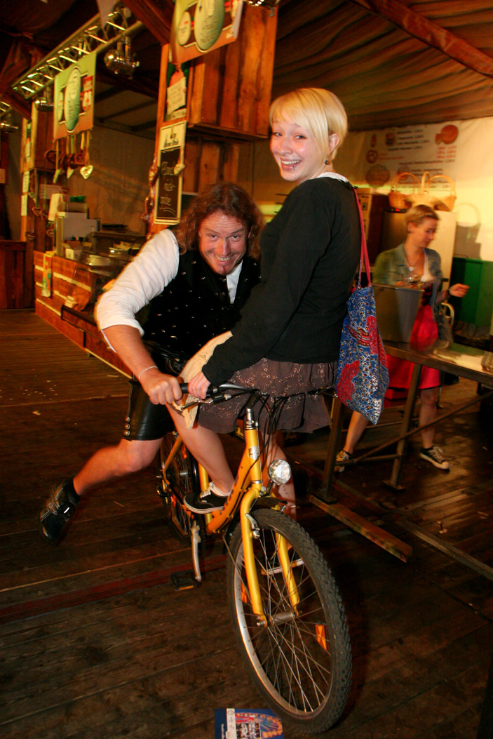Fotos dieser Veranstaltung: Hofer Volksfest 2013 - 5. Tag Abends Festbetrieb mit Sunrise