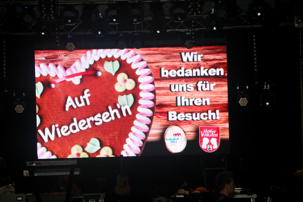 Fotos dieser Veranstaltung: Hofer Volksfest 2013 - 8.Tag Abends Festbetrieb und Feuerwerk