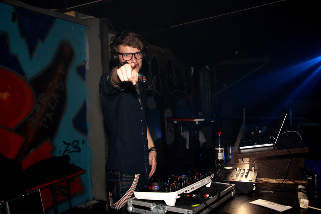 WAT IS DEN LOS MIT DIR Abiparty by JCRG Q12