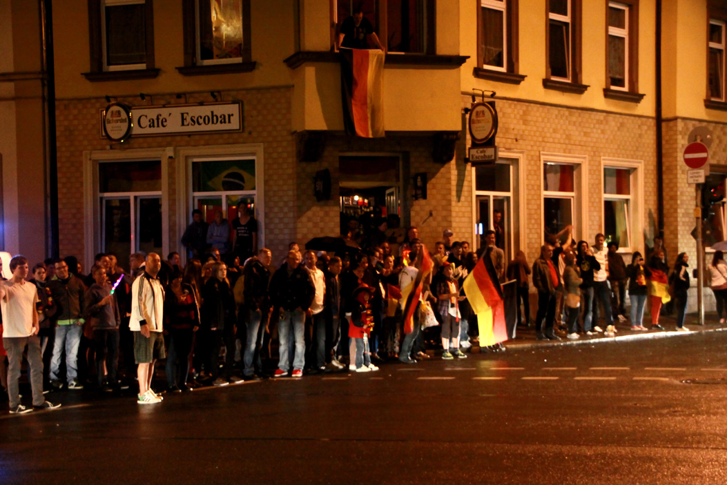 Fotos dieser Veranstaltung: Public Viewings WM Finale Deutschland Argentinien Autokorso