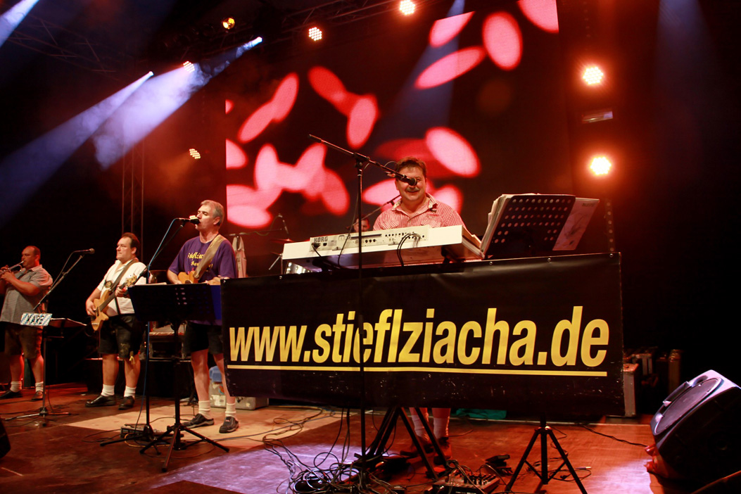 Fotos dieser Veranstaltung: Hofer Volksfest 2014 Abends mit den Stieflziacha